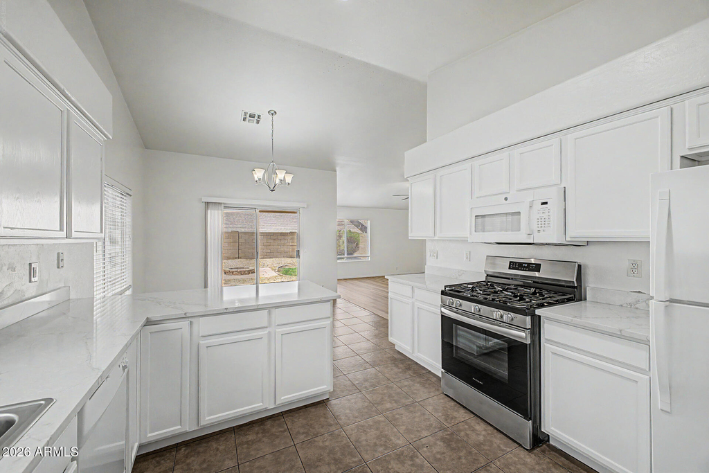 930 E Harwell Road - Photo 14