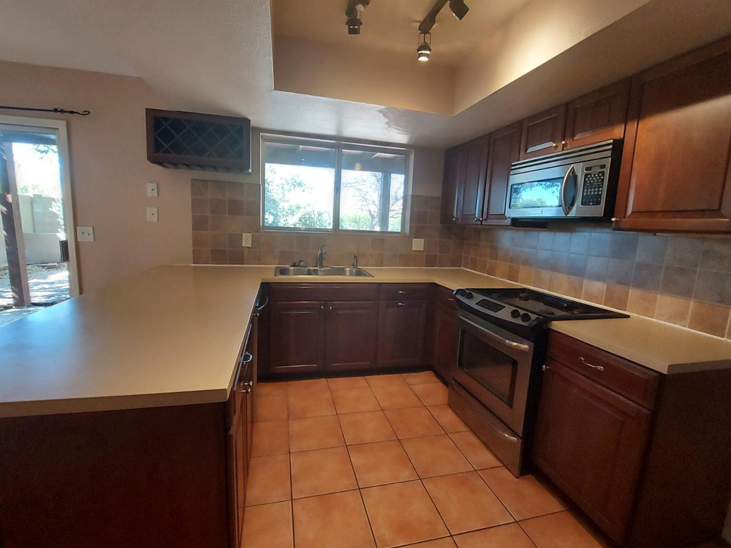 2604 Inverrary Drive - Photo 4