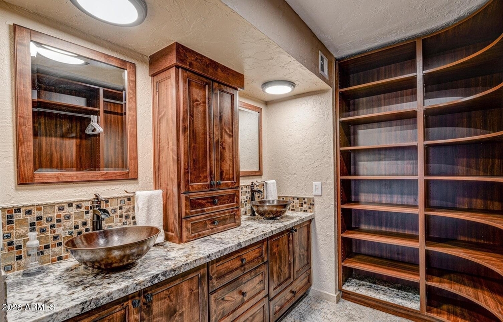 6520 E Peak View Road - Photo 17