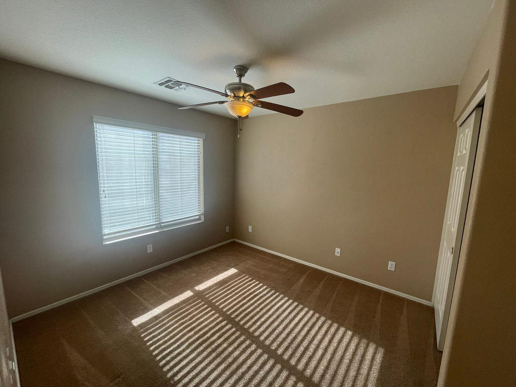 1053 W Bruce Avenue - Photo 7