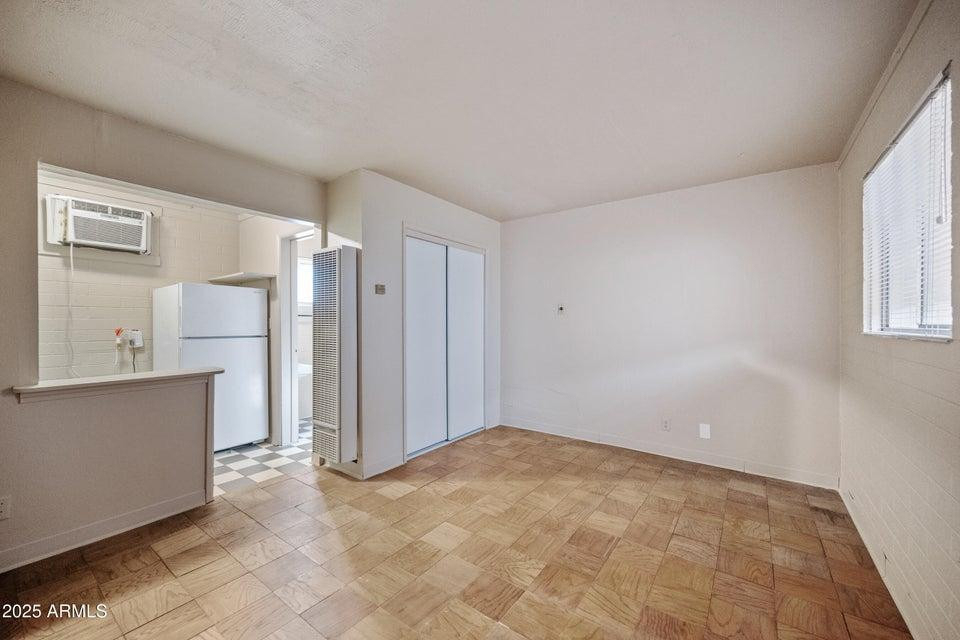 343 W Portland Street - Photo 4