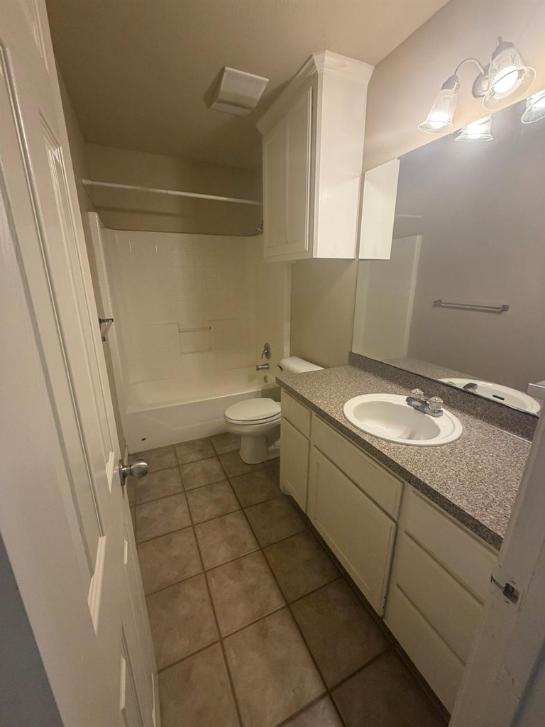 1437 Western Oaks Court - Photo 2