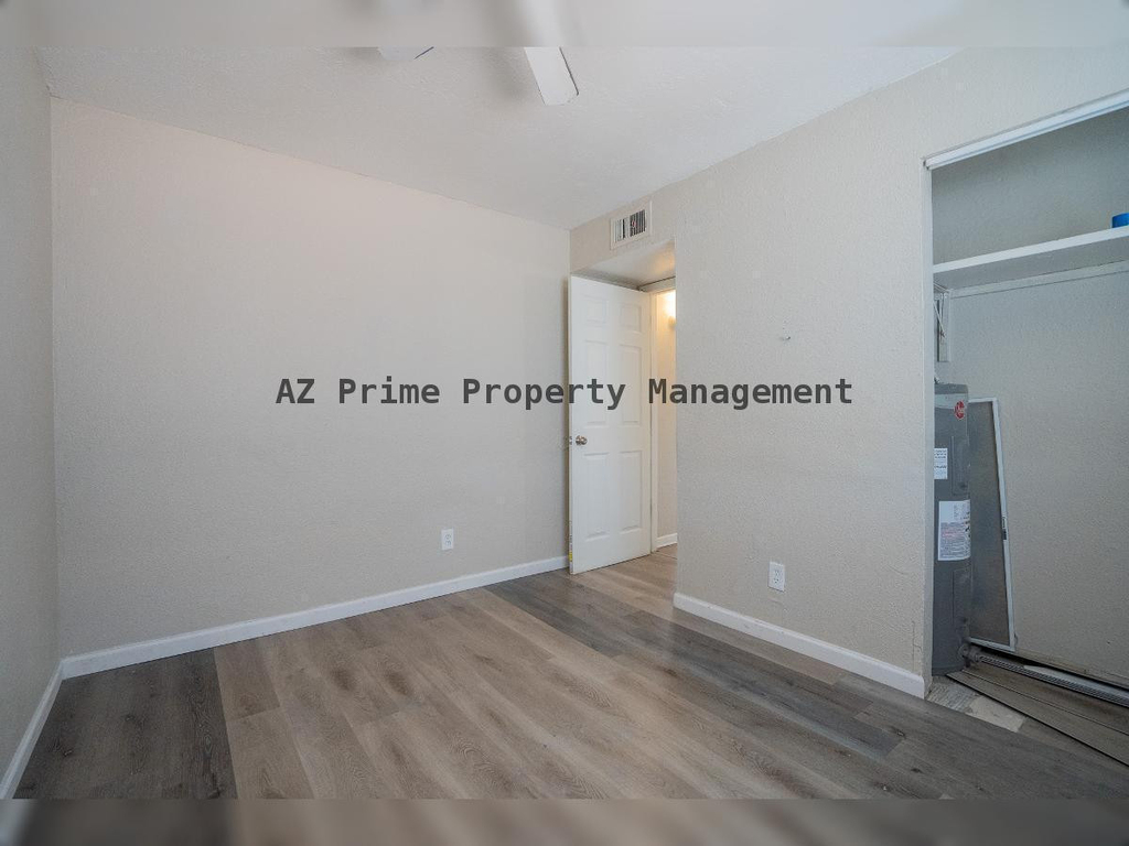 9606 N 11th Avenue - Photo 4