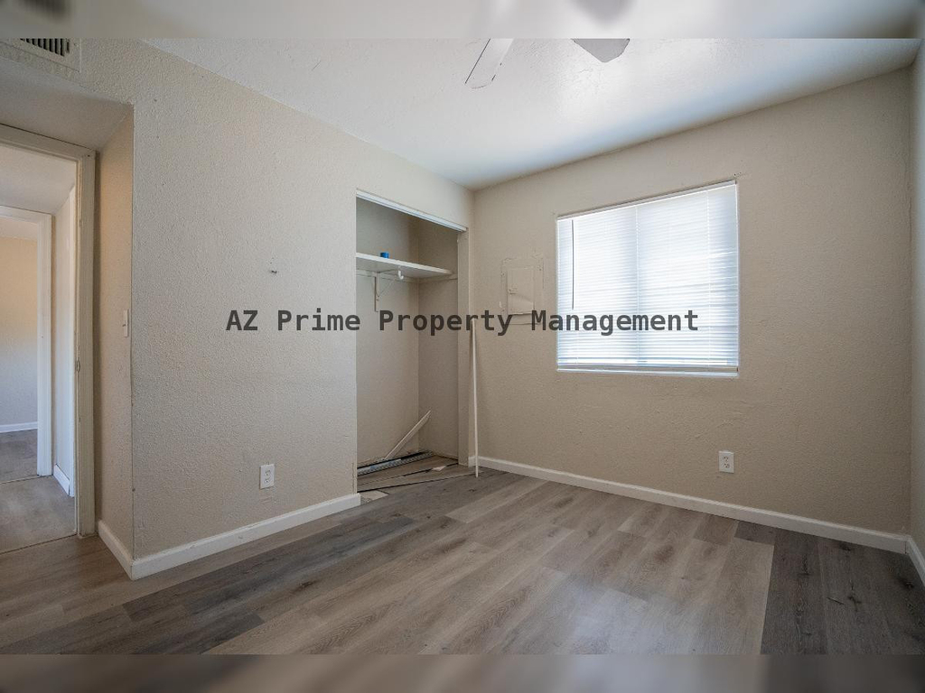 9606 N 11th Avenue - Photo 5