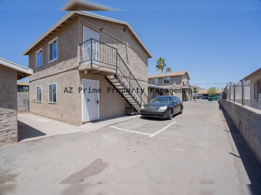 9606 N 11th Avenue - Photo 0