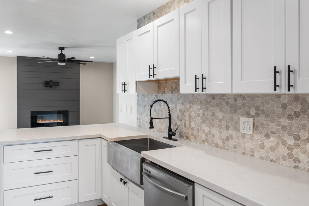 8302 E Windsor Avenue - Photo 2