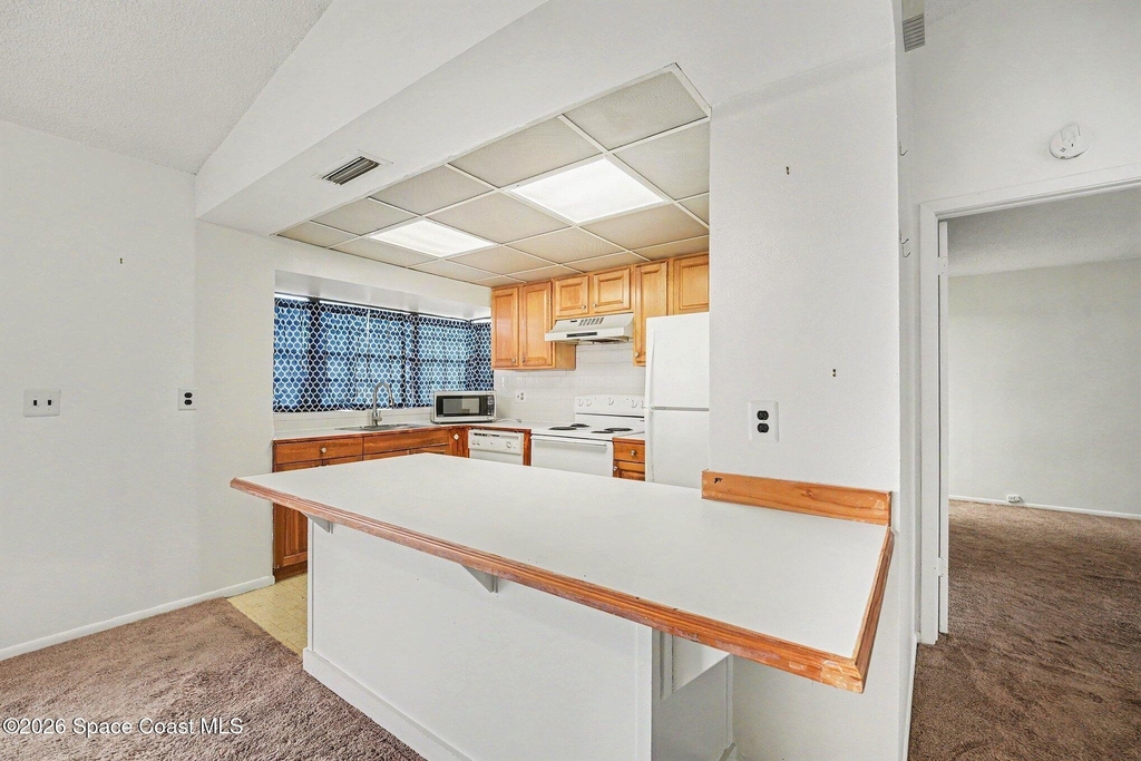 2106 Tarrytown Lane Ne - Photo 4