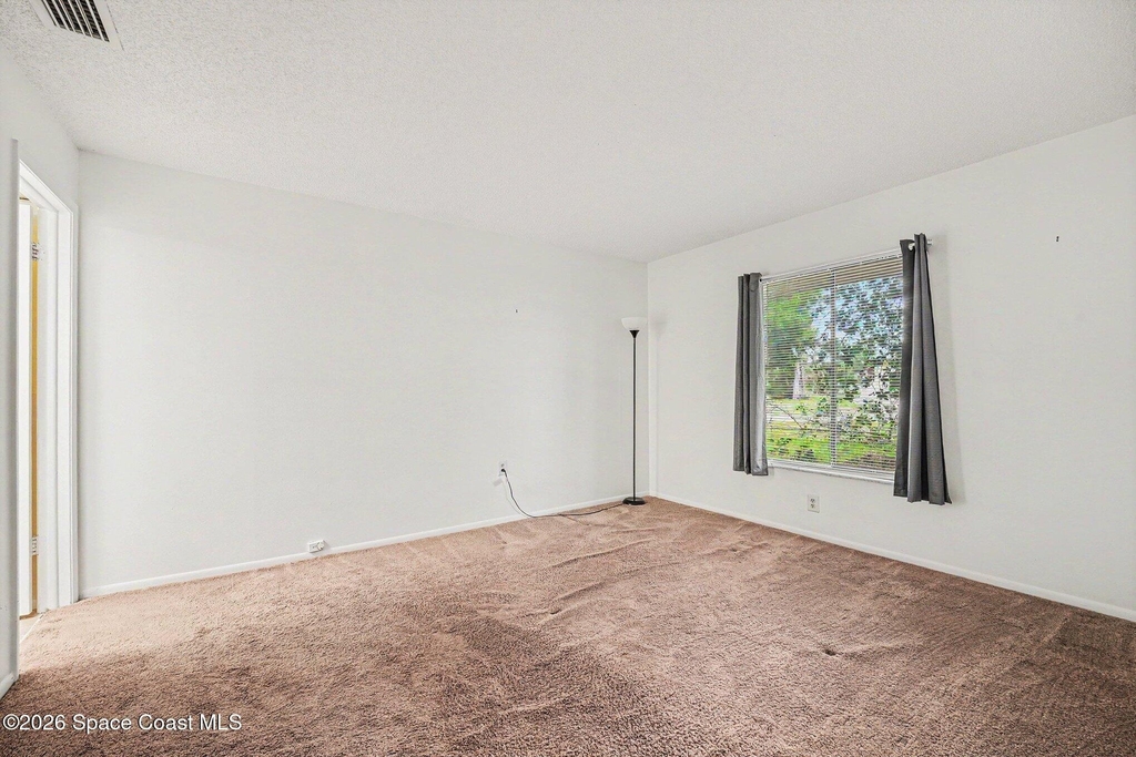 2106 Tarrytown Lane Ne - Photo 6