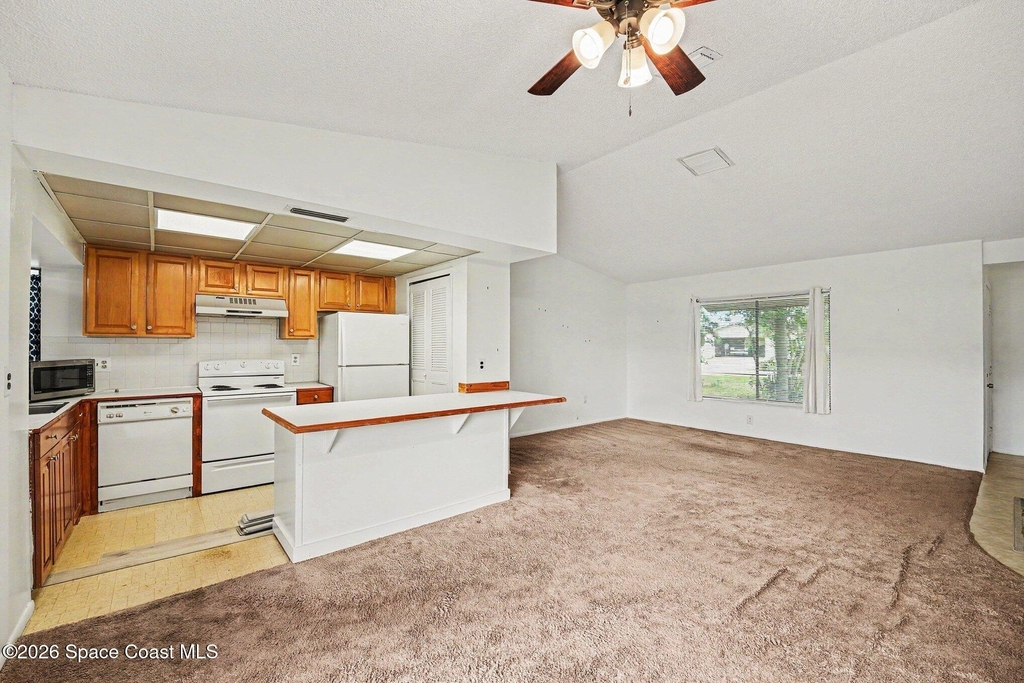 2106 Tarrytown Lane Ne - Photo 3