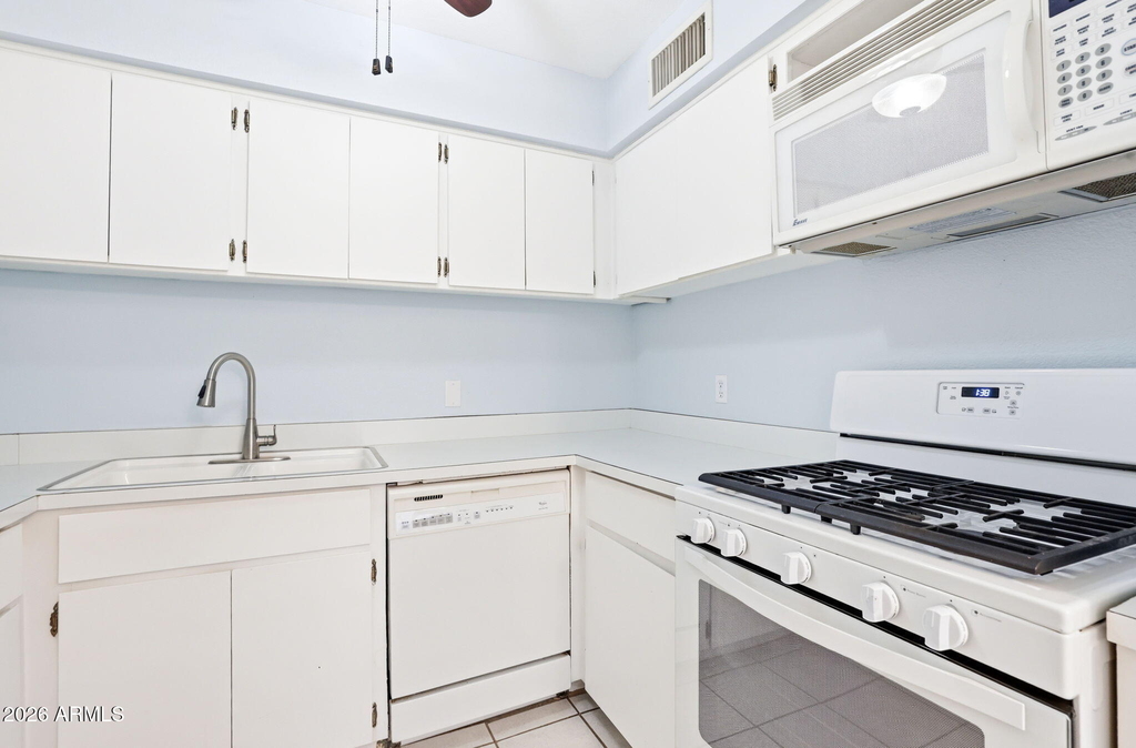 4950 N Miller Road - Photo 16