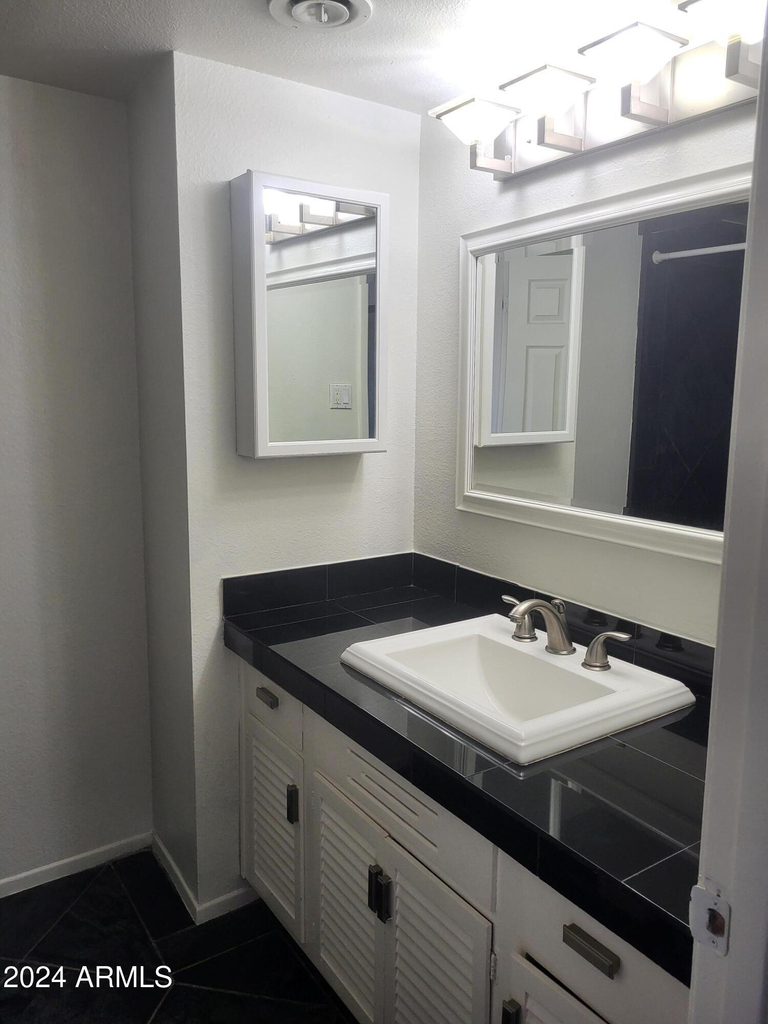 6501 N 17th Avenue - Photo 16