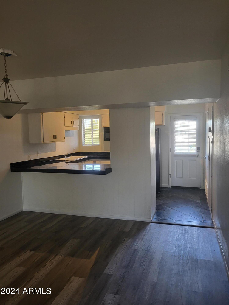 6501 N 17th Avenue - Photo 2