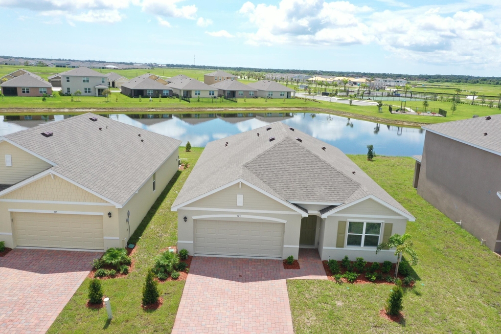 925 Dugan Circle Se - Photo 1