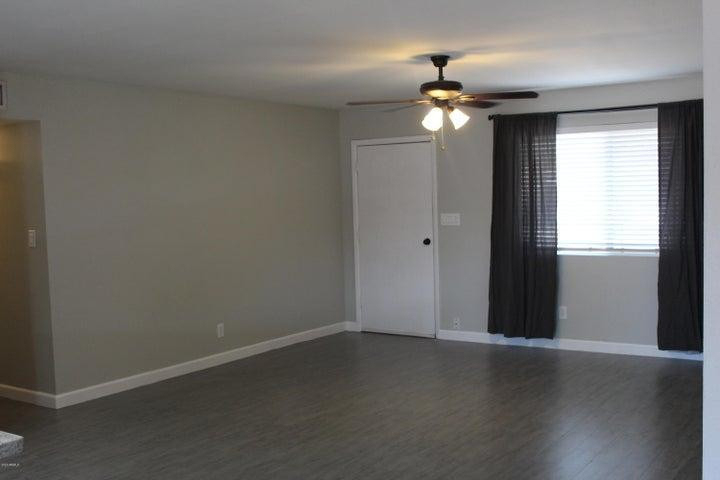 757 E Loyola Drive - Photo 4