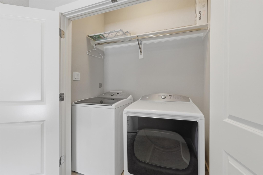 2403 Everett Street - Photo 13