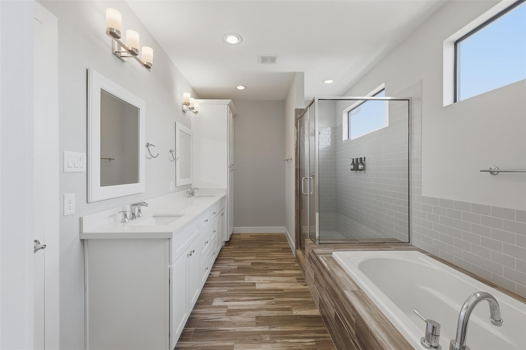 2403 Everett Street - Photo 7
