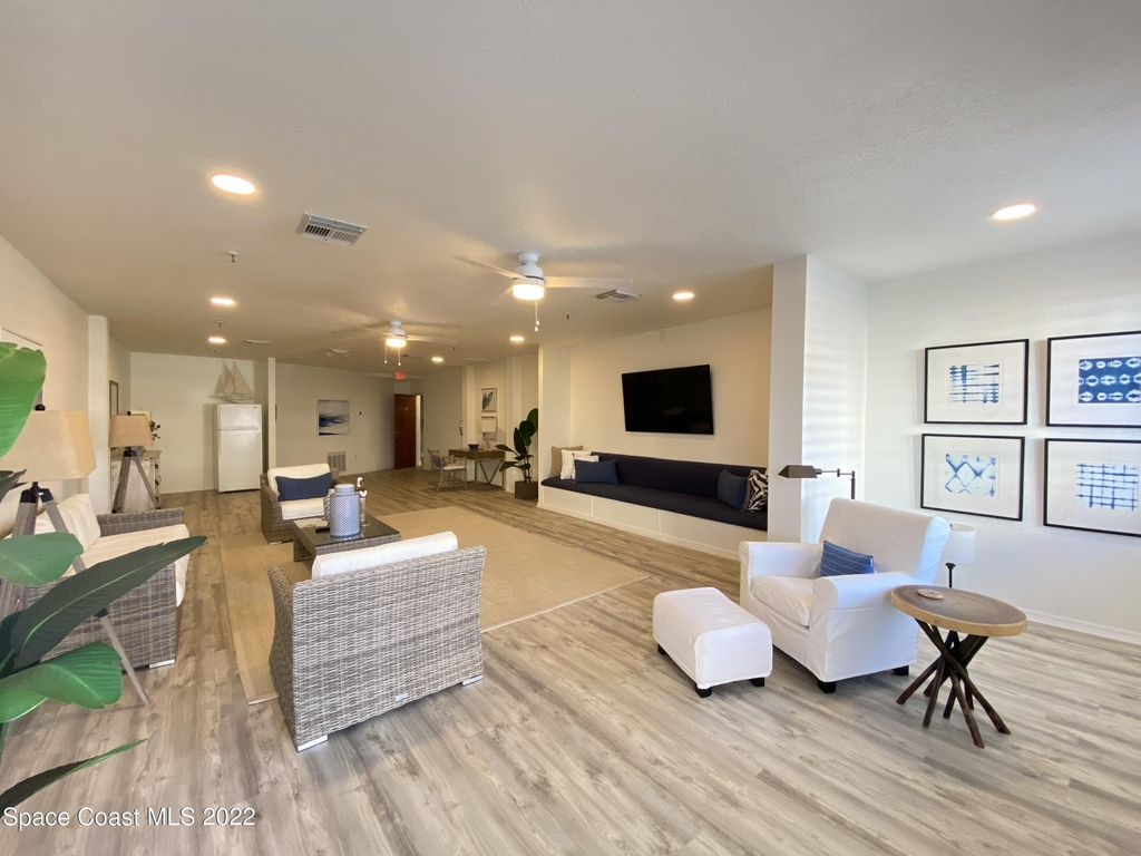 333 N Atlantic Avenue - Photo 2