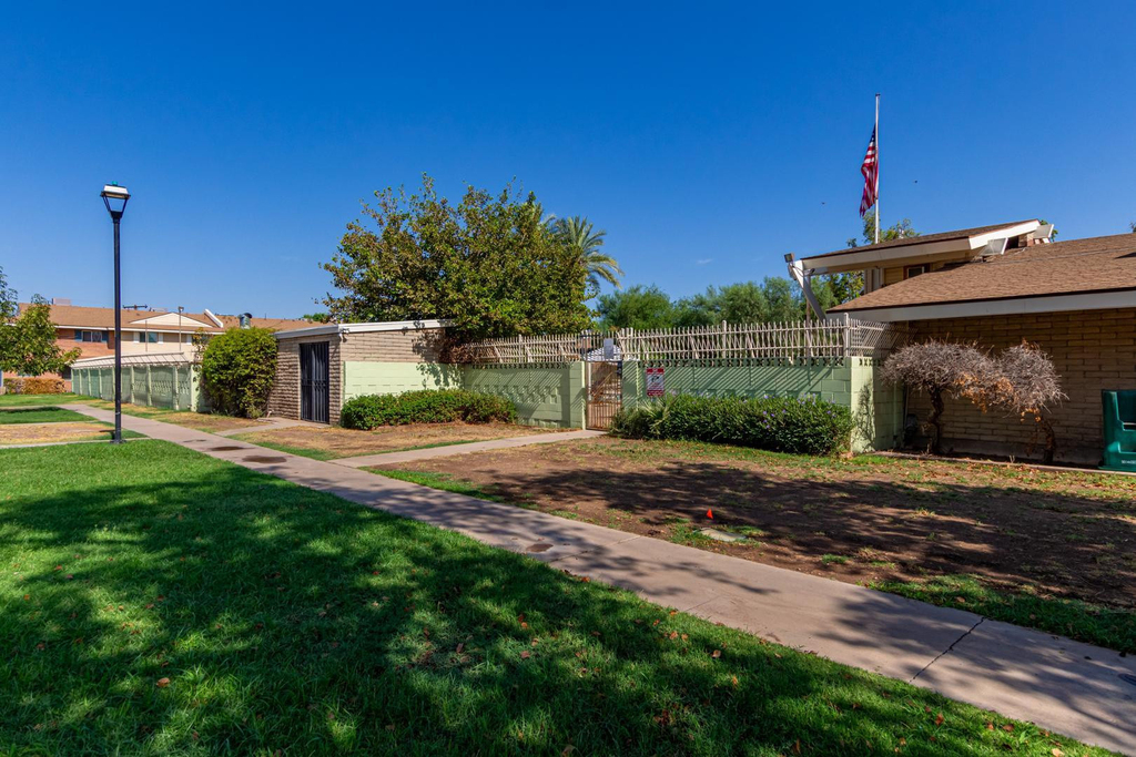 4508 N 15th Avenue - Photo 3