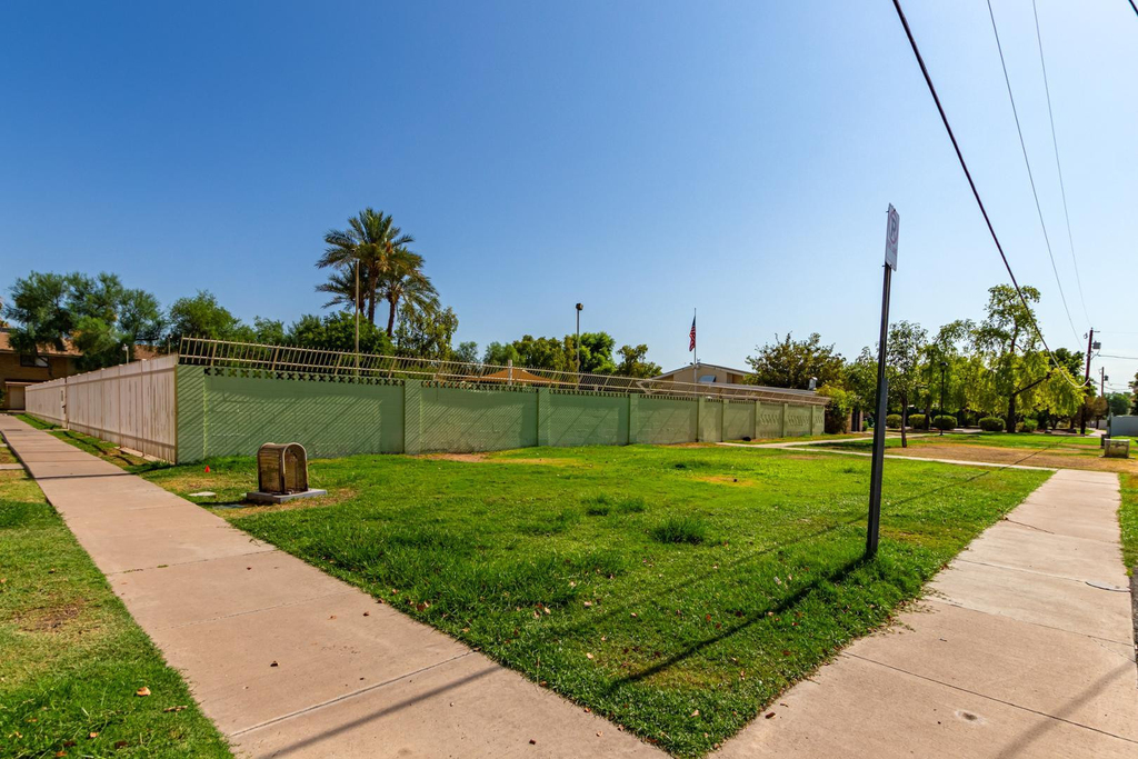 4508 N 15th Avenue - Photo 5