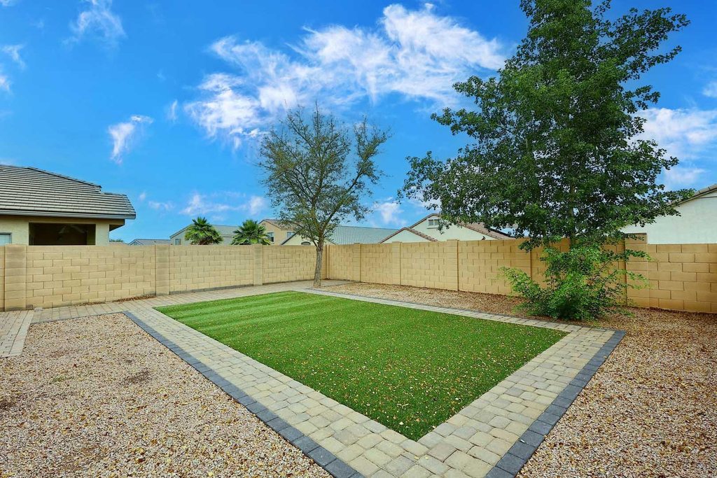 36950 W Mondragone Lane - Photo 3