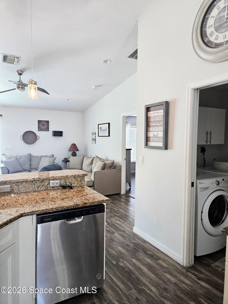 4855 Balfern Street - Photo 7