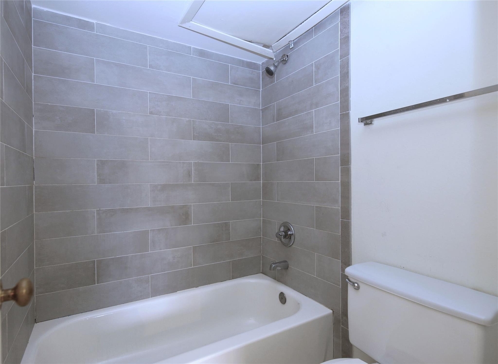 2626 Holly Hall Street - Photo 14
