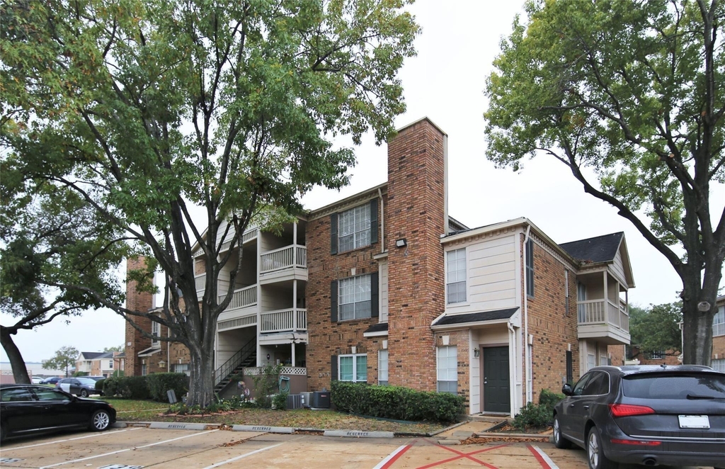 2626 Holly Hall Street - Photo 18
