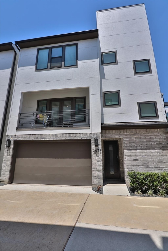 2637 Jackson Street - Photo 1