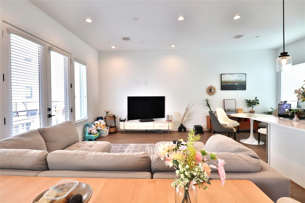 2637 Jackson Street - Photo 5