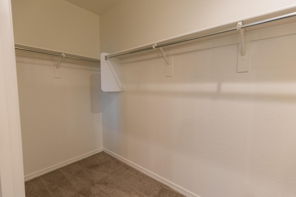 2950 N 38th Street - Photo 6