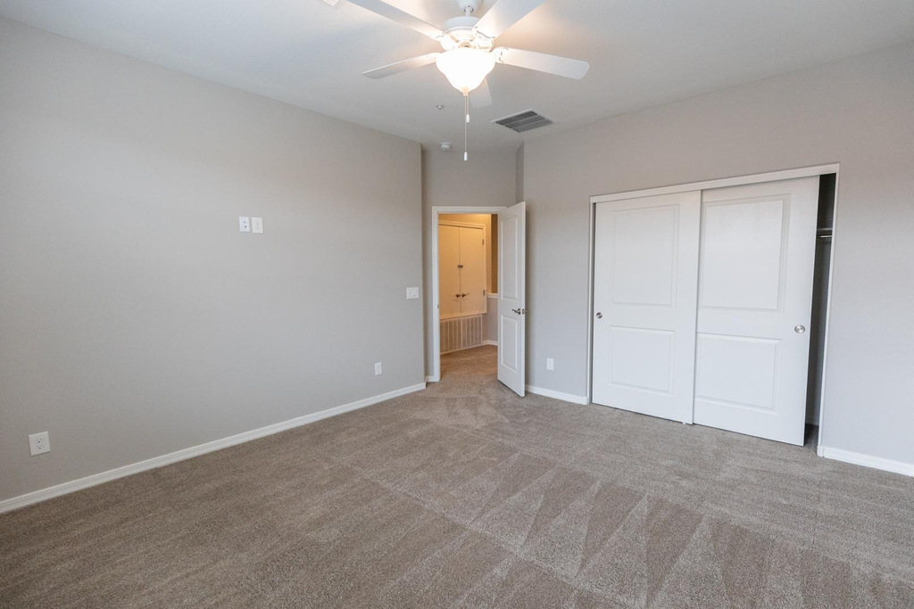 2950 N 38th Street - Photo 12