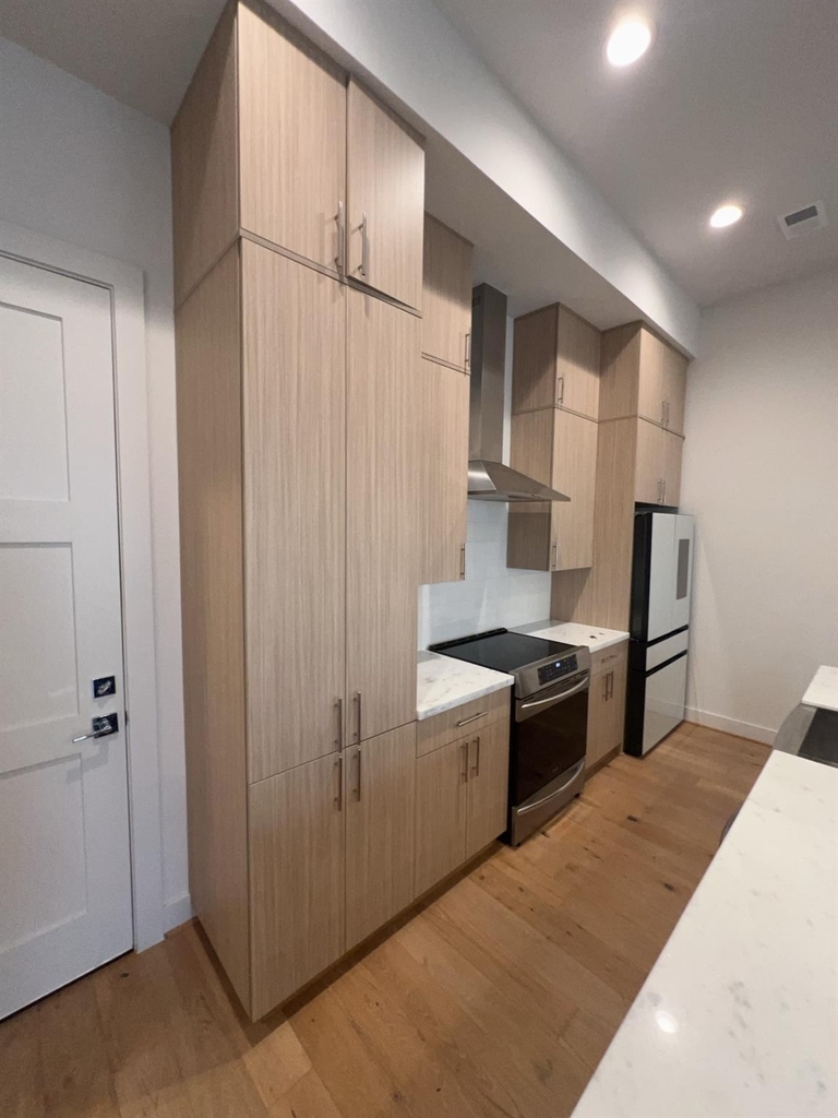 2414 Gray Street - Photo 2