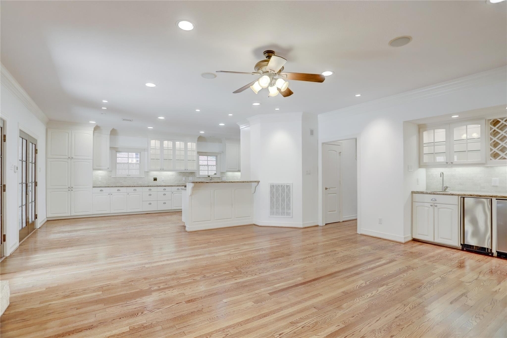 6341 Mercer Street - Photo 7