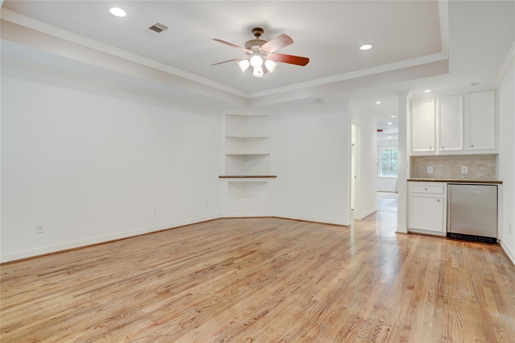 6341 Mercer Street - Photo 8