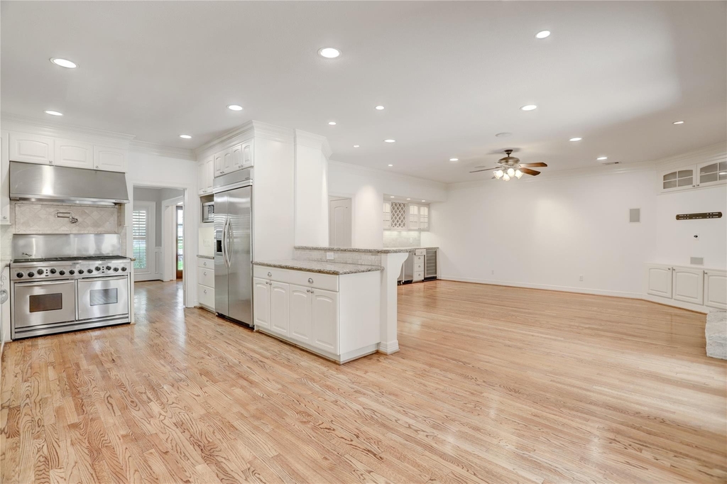 6341 Mercer Street - Photo 5