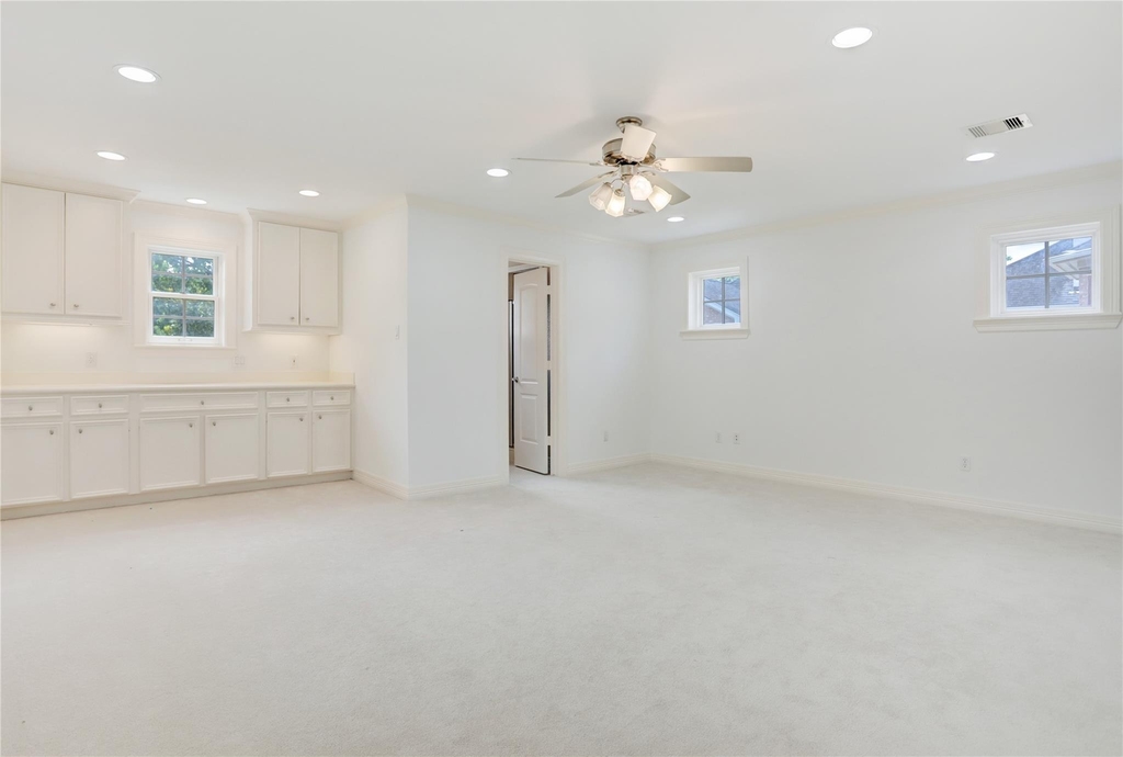 6341 Mercer Street - Photo 10