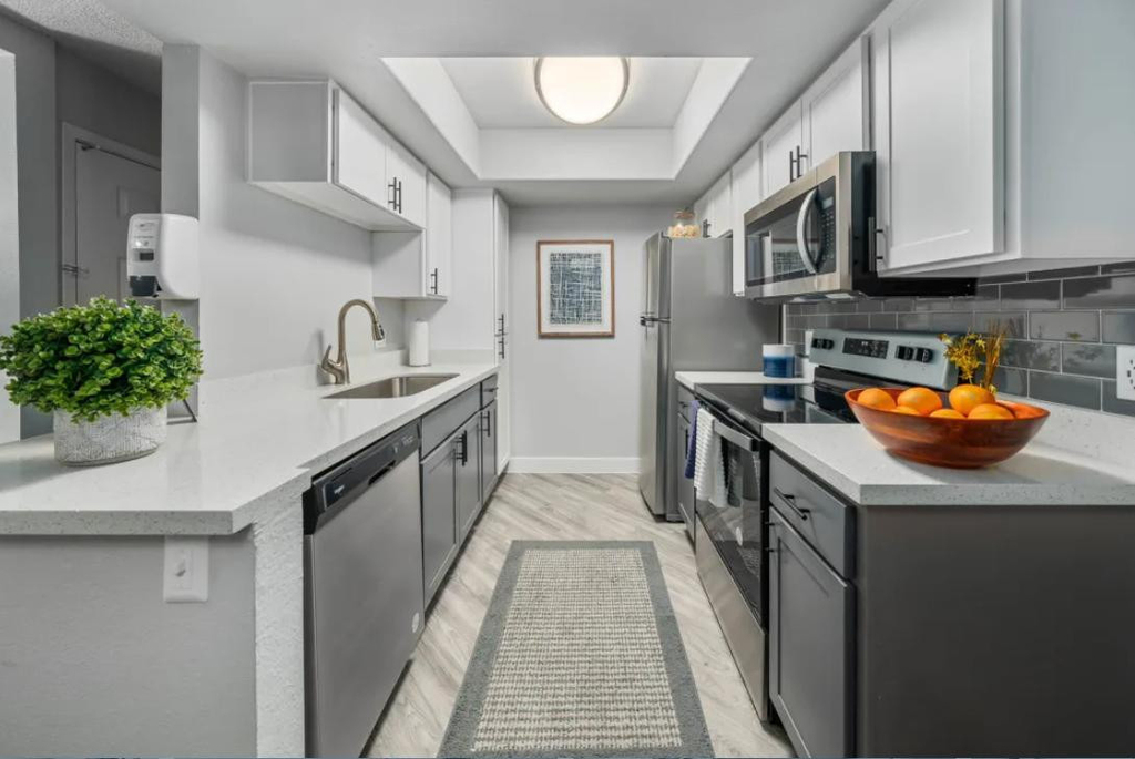 5959 W Greenway Road - Photo 3