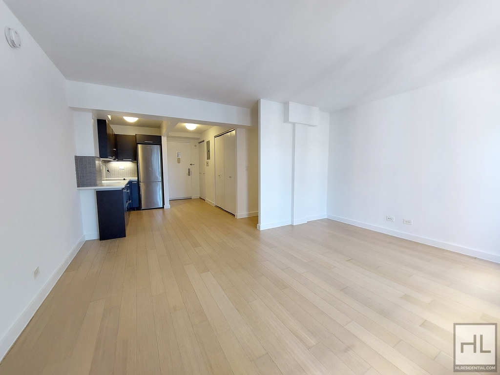 East 39th Street - Photo 1