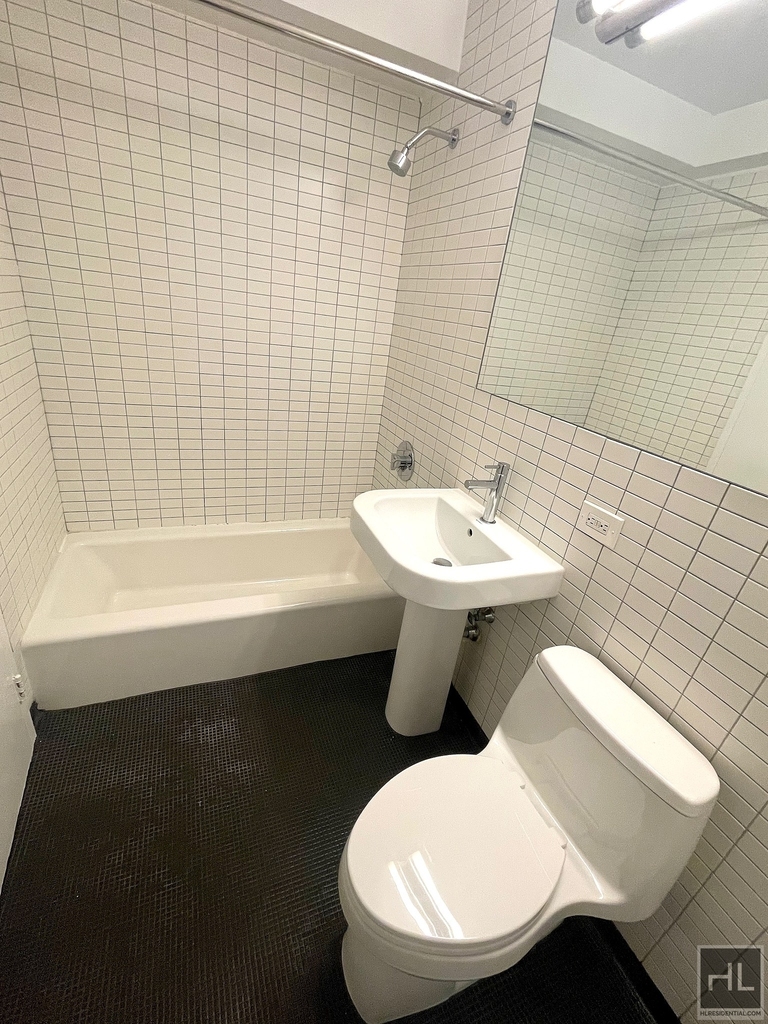 East 39th Street - Photo 3