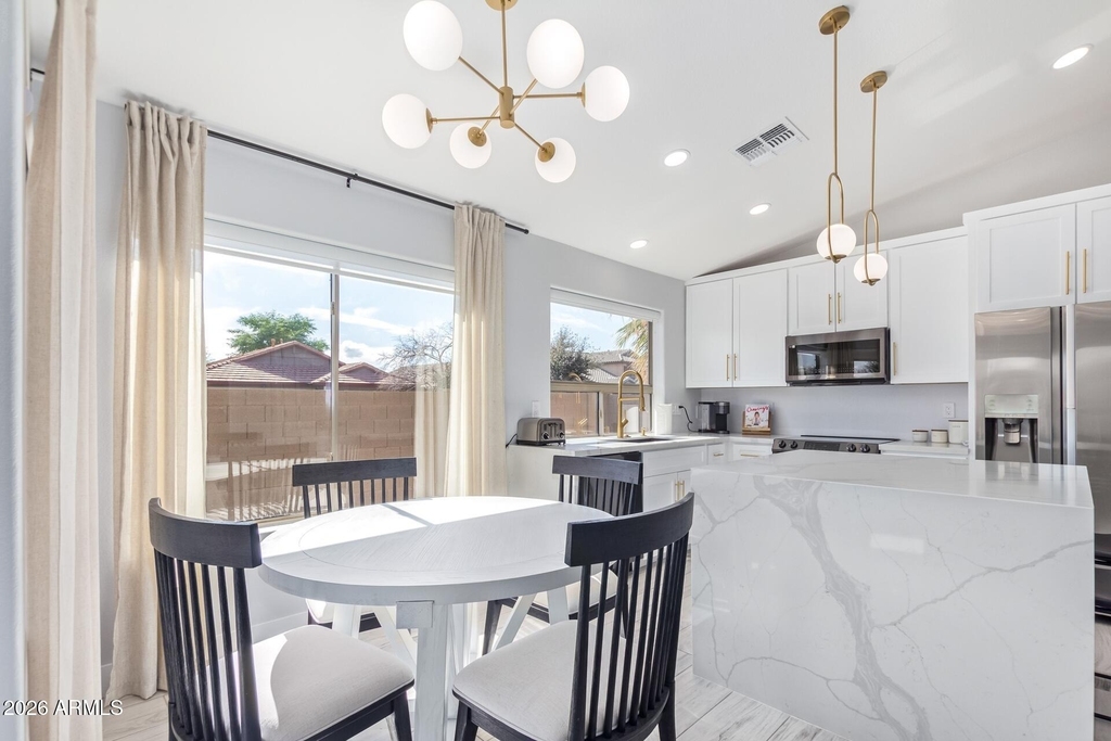 16019 W Linden Street - Photo 6