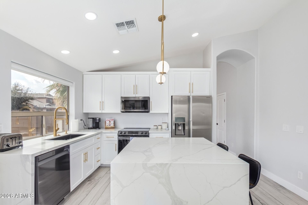 16019 W Linden Street - Photo 7