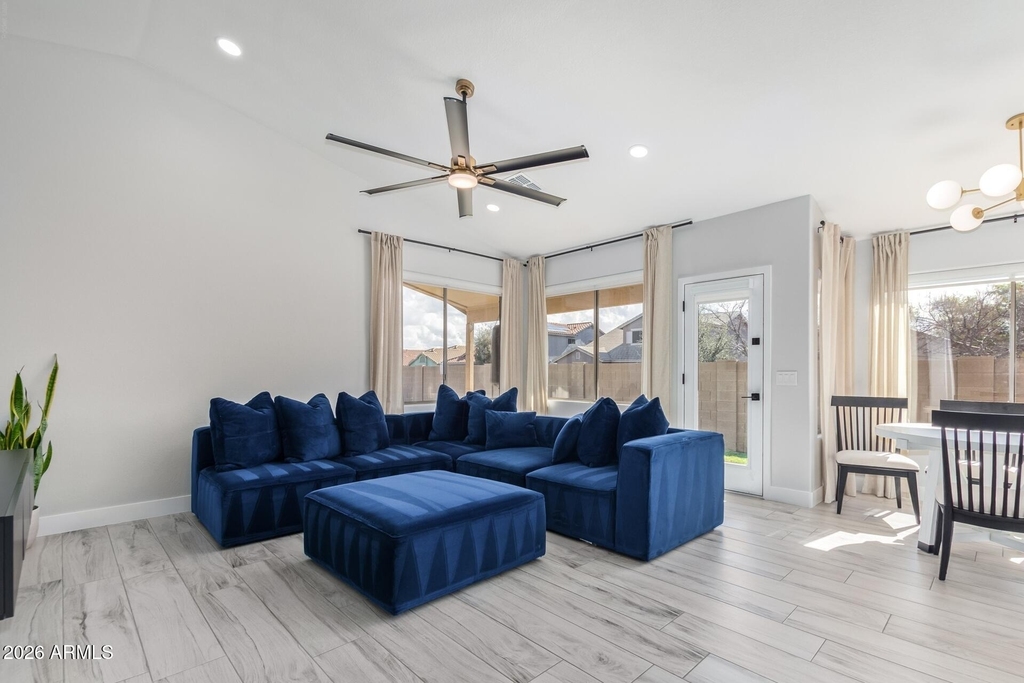 16019 W Linden Street - Photo 2