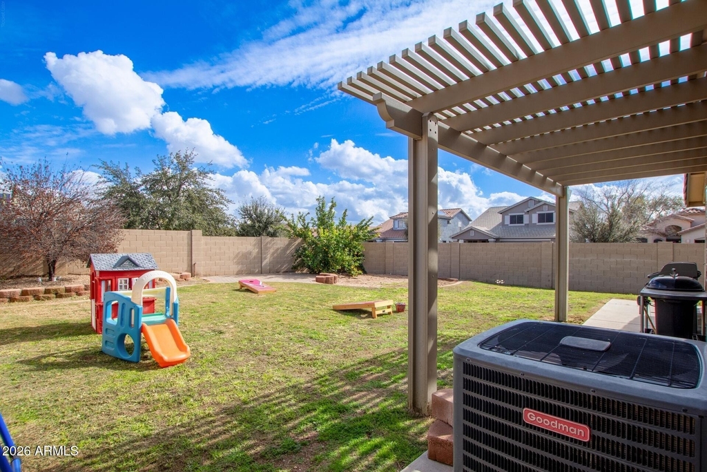 16019 W Linden Street - Photo 21