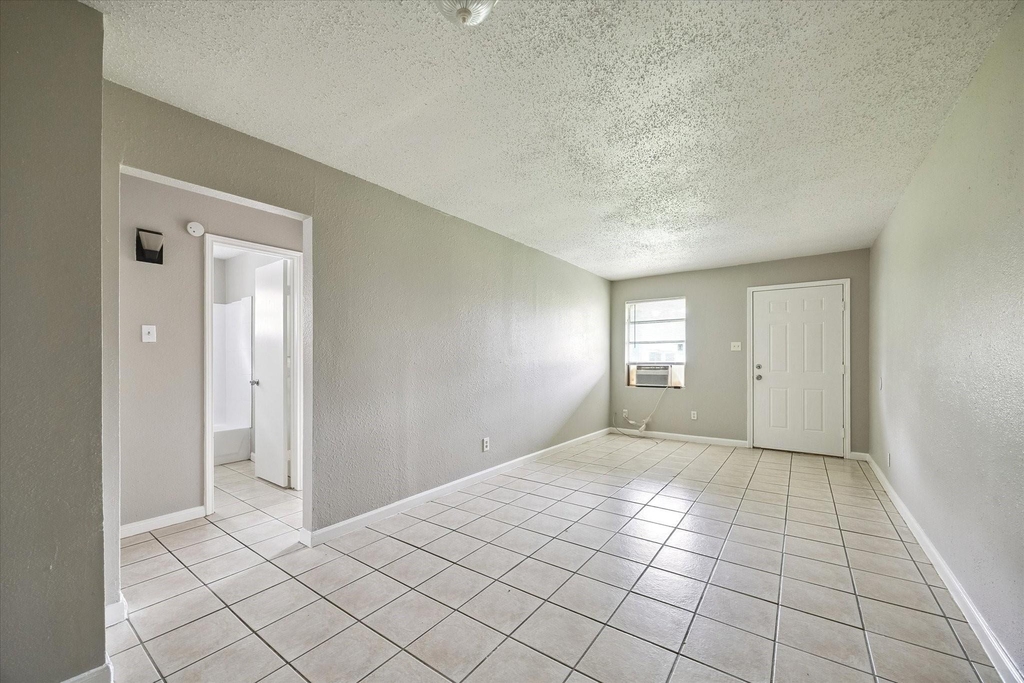 5107 Clover Street - Photo 1