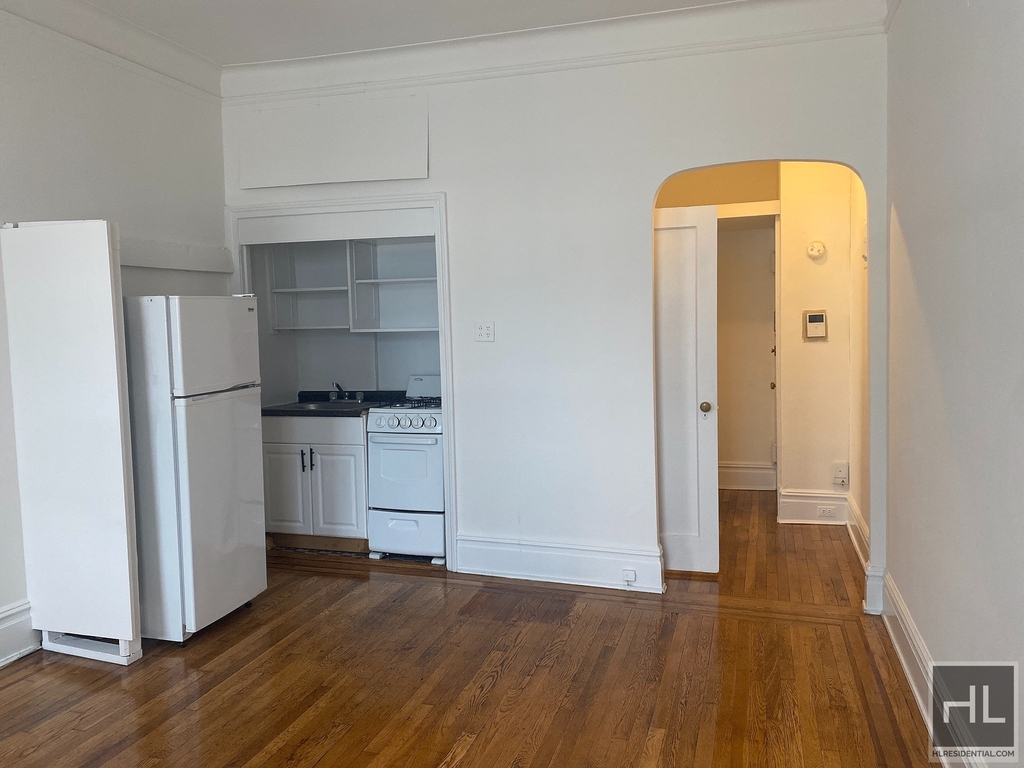East 87 Street - Photo 2