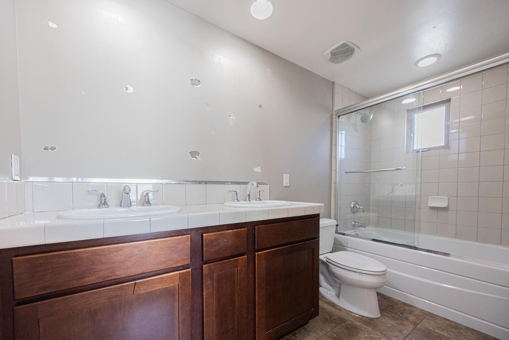 563 W 6th Street - Photo 16