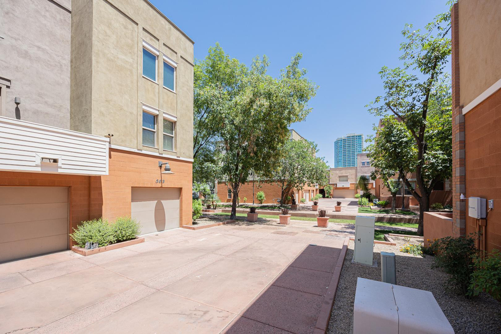 563 W 6th Street - Photo 24