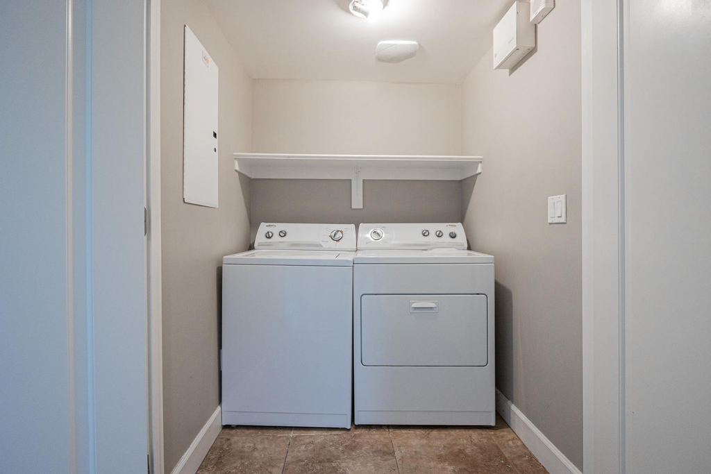 563 W 6th Street - Photo 20