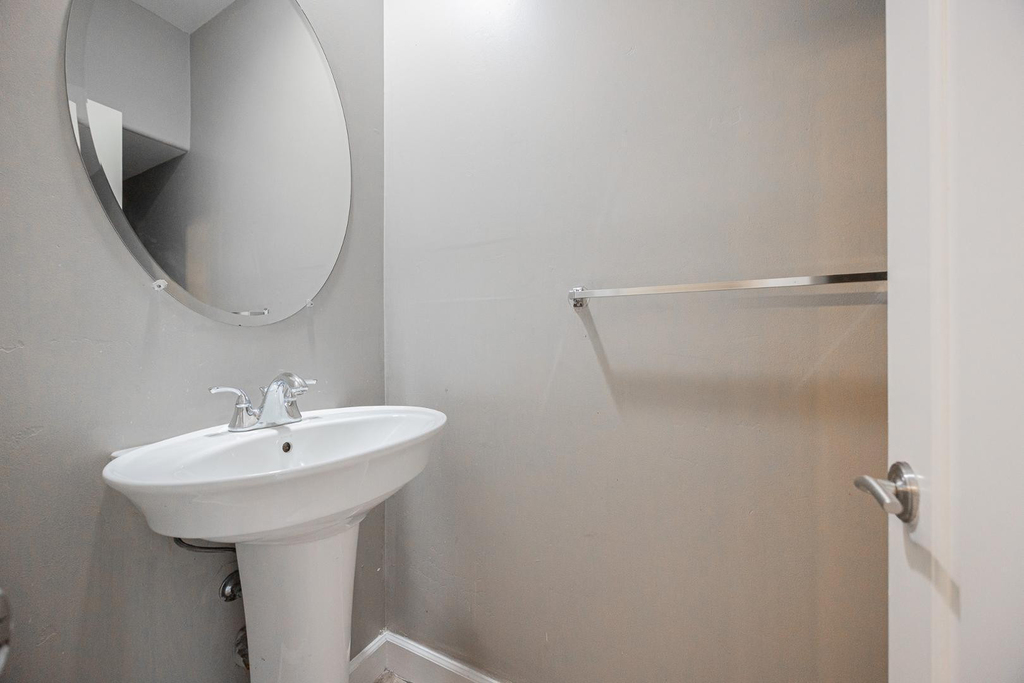 563 W 6th Street - Photo 19