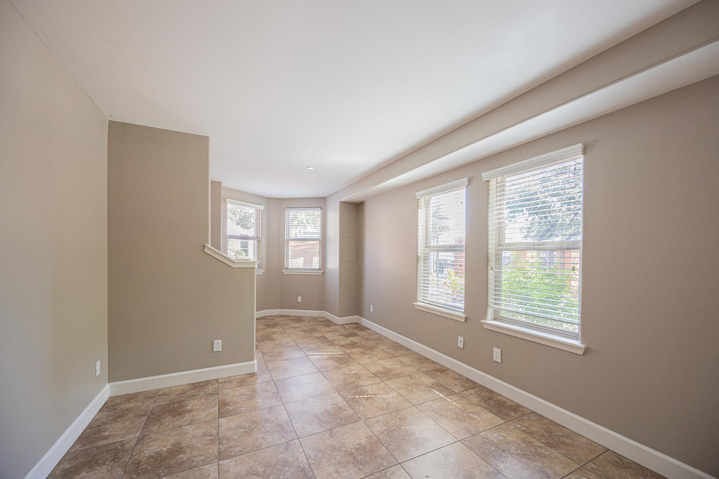 563 W 6th Street - Photo 8